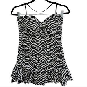 Apt. 9 Black and White Zigzag One Piece Swimsuit